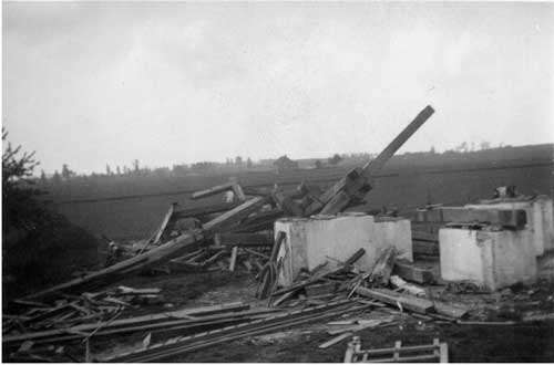de afgebroken windmolen in 1942