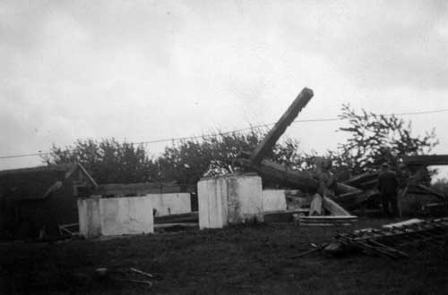 de afgebroken windmolen in 1942